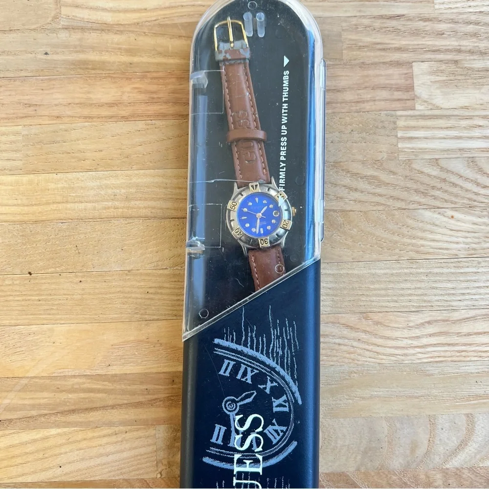 guess ladies blue dial two tone sporty diver style watch NEW BATTERY